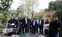  بازدید خیر نیکوکار از مجتمع خوابگاهی الزهرا (س)و وعده‌ی تجهیزات جدید