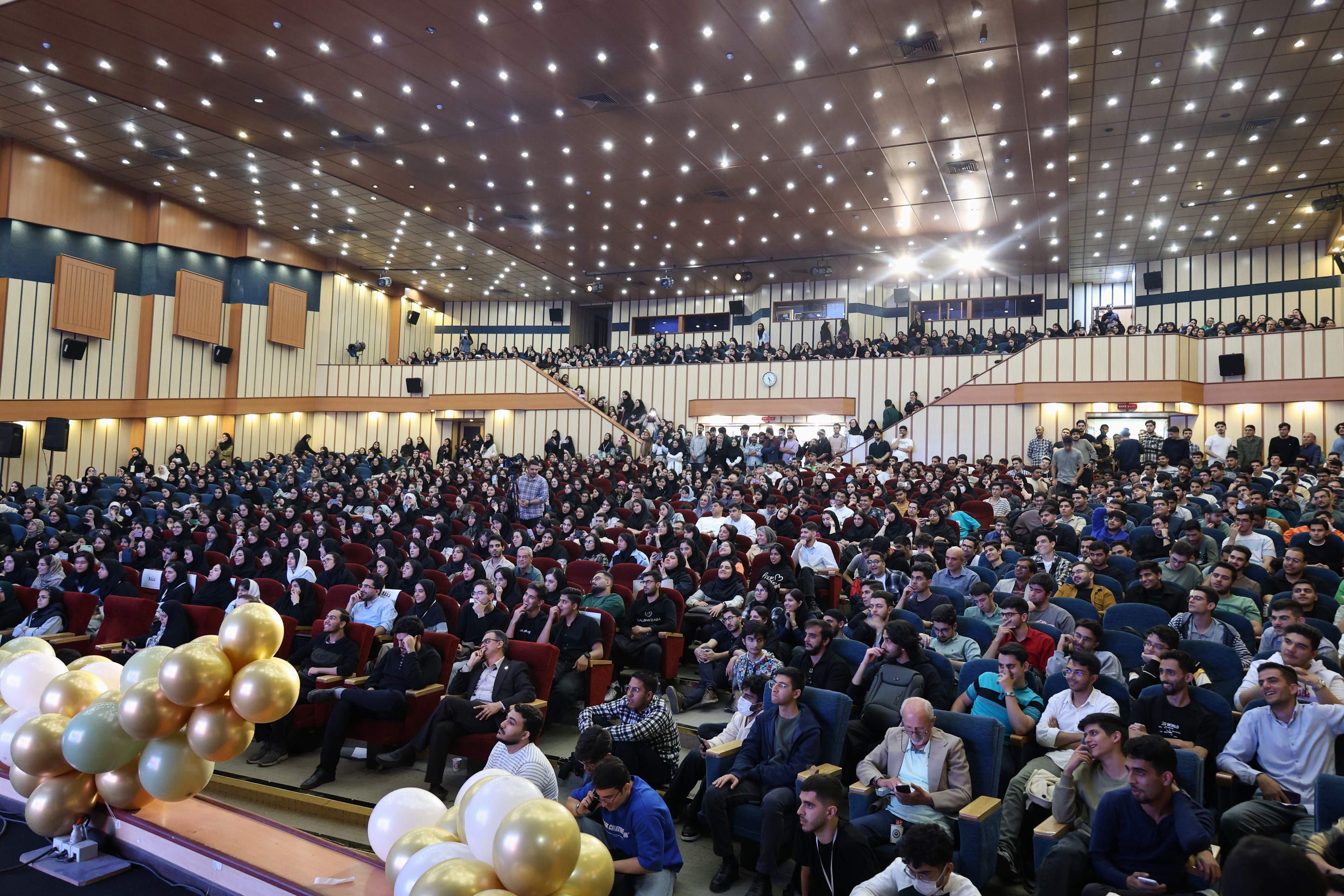 جشن دانشجویی